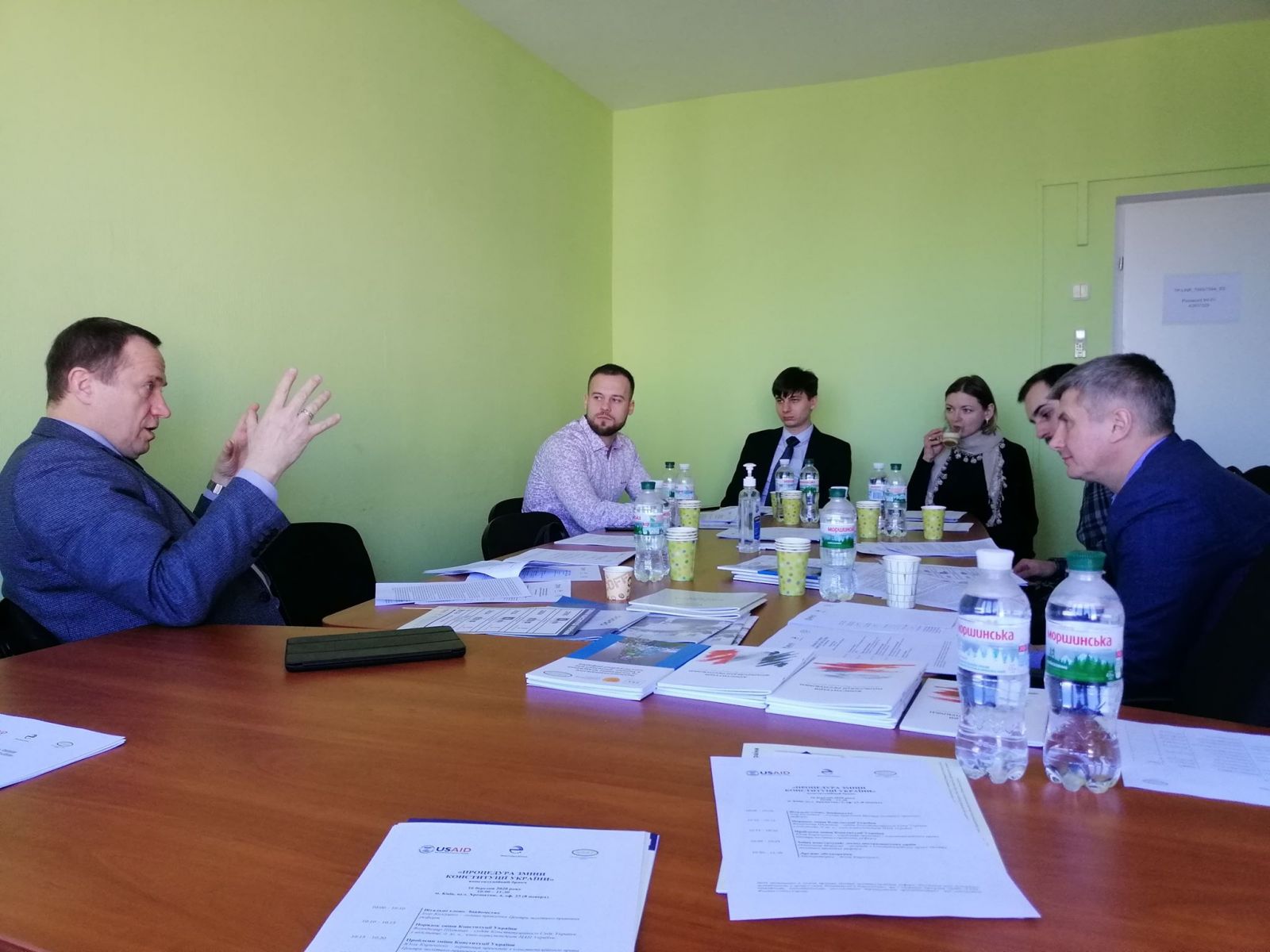 Внесення зміни до Конституції 2